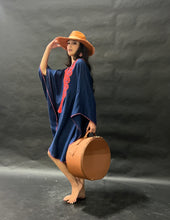 Load image into Gallery viewer, Valise a Chapeau- Camel Hat Case