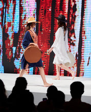 Load image into Gallery viewer, Valise a Chapeau- Camel Hat Case