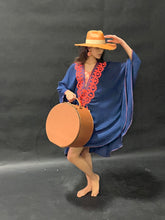 Load image into Gallery viewer, Valise a Chapeau- Camel Hat Case
