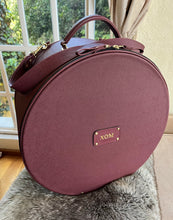 Load image into Gallery viewer, Monogramm your Valise a Chapeau Hat Case
